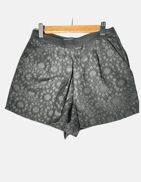 Elegant Monochrome Floral Skirt-Shorts