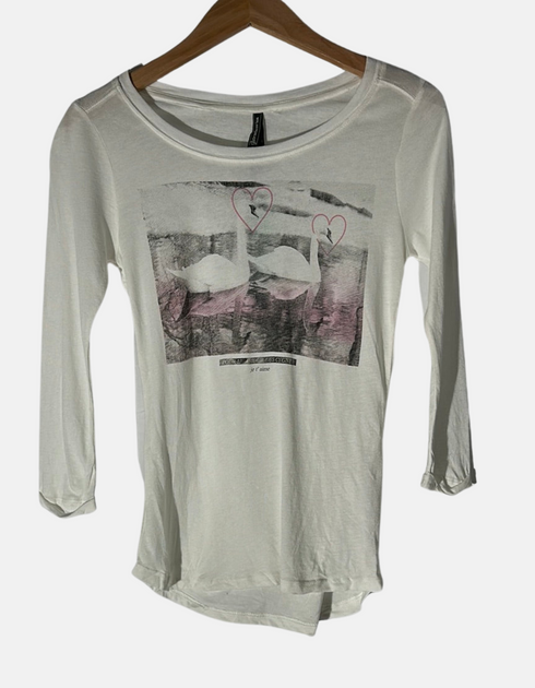 Swan Love Graphic Long-Sleeve Tee