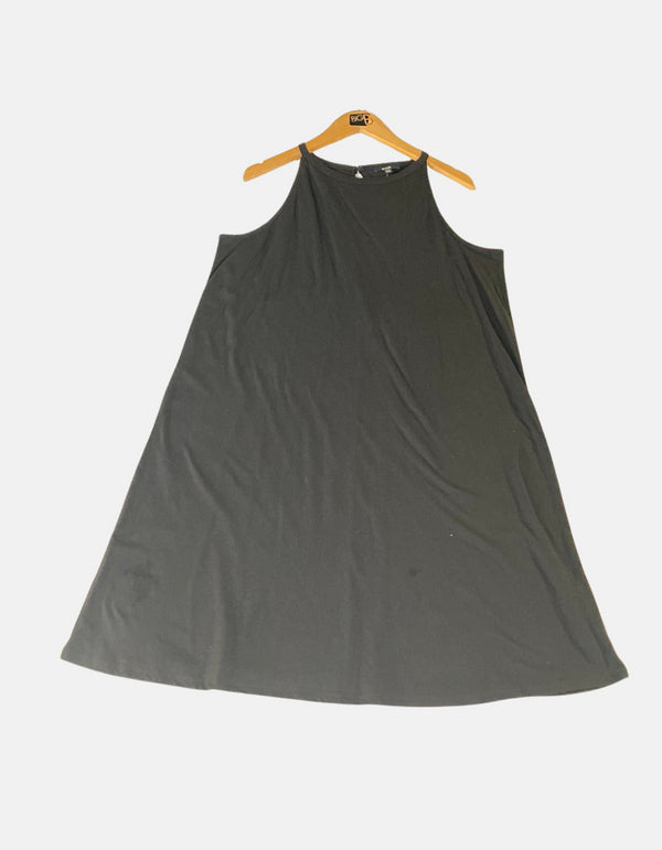 Black Sleeveless Swing Dress