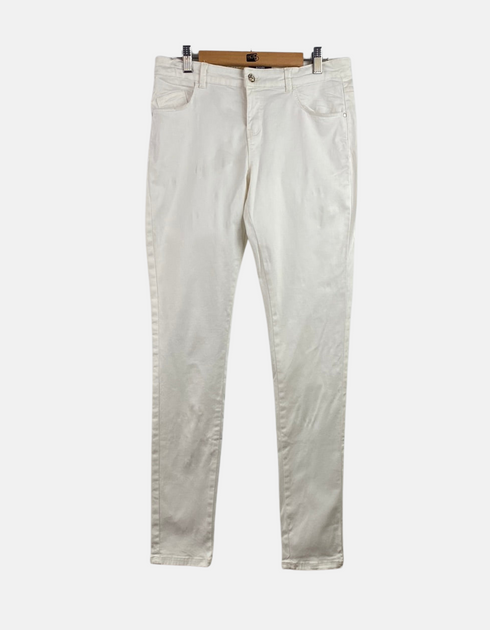 White jeans FM