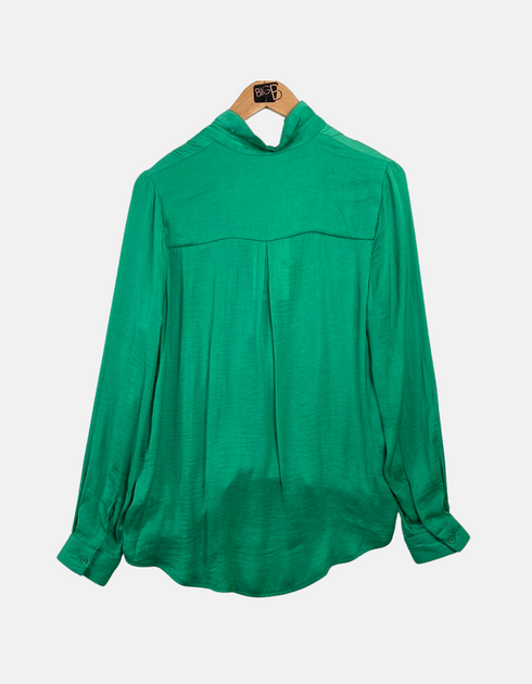 Elegant Emerald Green Button-Up Blouse with Long Sleeves