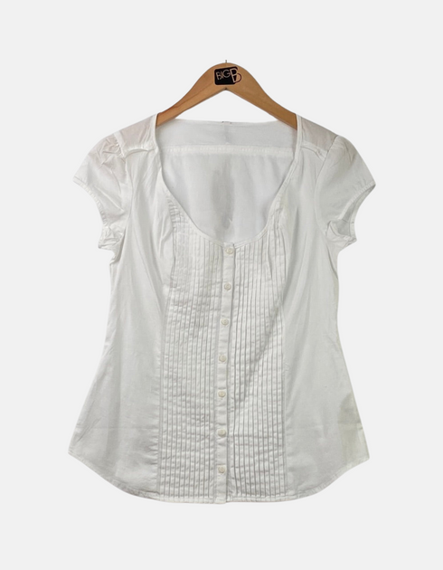 White blouse FM