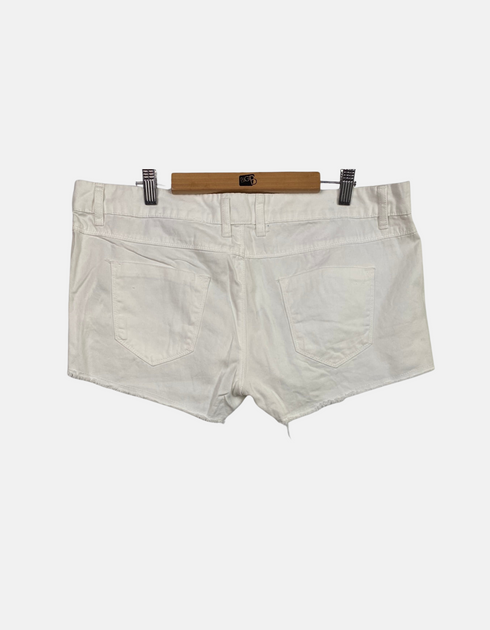White shorts FM