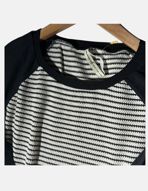 Contrast Circle Knit Top