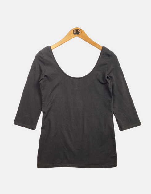 Essential Black 3/4 Sleeve Scoop Neck Top