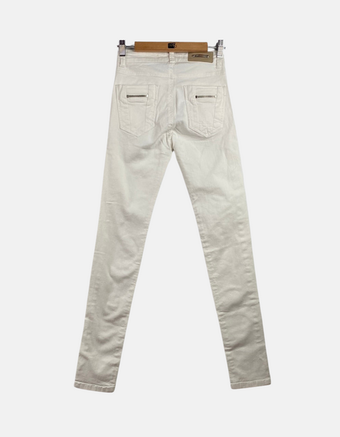 White jeans FM
