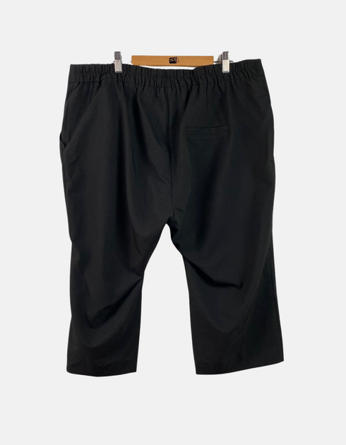 Black Knee-Length Tailored Capri Pants