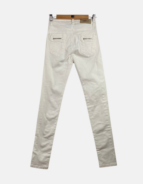White jeans FM