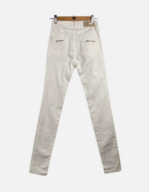 White jeans FM