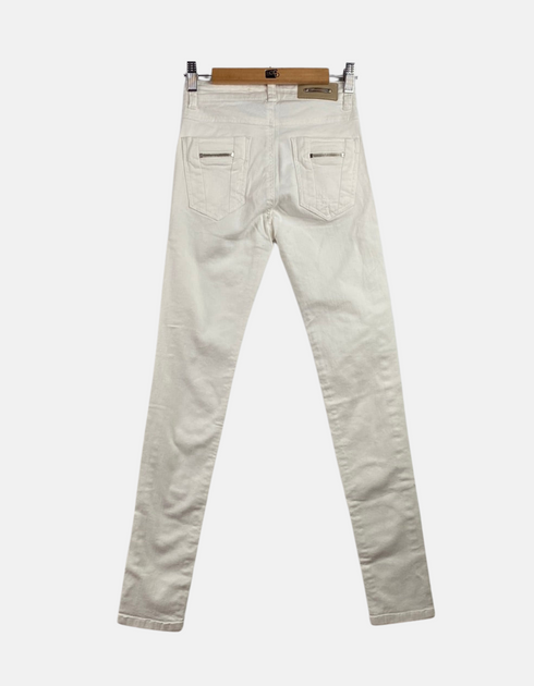 White jeans FM