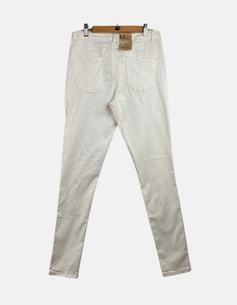 White jeans FM