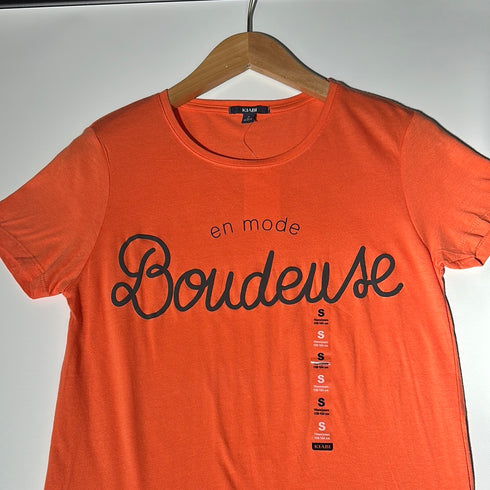 En Mode Boudeuse Graphic Tee for Women